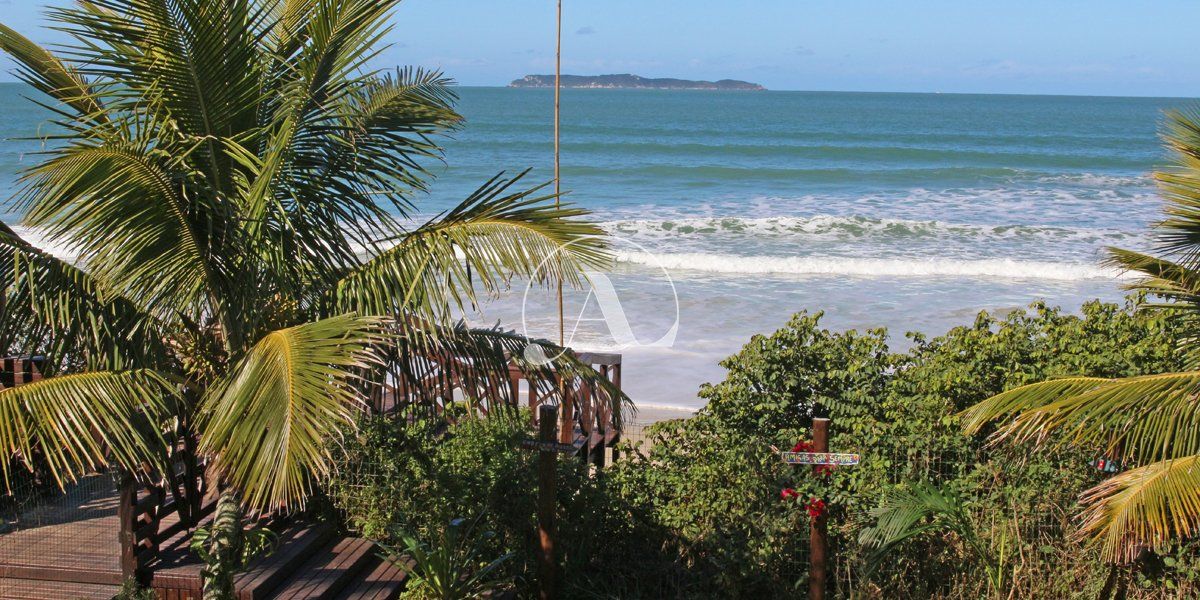 Luxuosa casa beira mar em Bombinhas SC - Cód. 00192 - Andréa Lenz